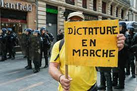 Il simplifie un peu trop la nature du régime politique. France La Dictature Que Le Monde Nous Envie