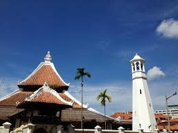 Berada dalam daerah melaka tengah, lokasi masjid ini berada di jalan kampung hulu, sebuah kawasan perniagaan. Oldest Mosque With Interesting Symbol Of Harmony Architecture Review Of Kampung Hulu Mosque Melaka Malaysia Tripadvisor