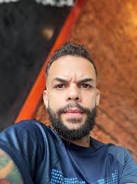 My name is Paul, I'm from the city of Curitiba, in the state Paraná, in  Brazil. I'm happy to be parte of this group of friends.