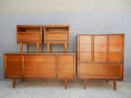 Plain colors for bed and walls would be better. Vintage Mid Century Modern Bedroom Furniture Sets Sale Atmosphere Ideas Home Palm Sprngs Art Famous Coffee Table Penthouse Living Inspiration House Boho Decor Apppie Org