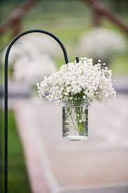 Pink roses and baby's breath. Oh Mywedding La Paniculata En Las Bodas Baby Breath Wedding Wedding Ceremony Decorations Fall Bridal Shower Garden Weddings Ceremony
