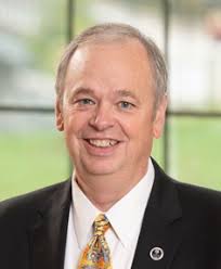 C O M M E N C E M E N T 