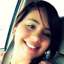 Kristen Kneer's Instagram, Twitter & Facebook