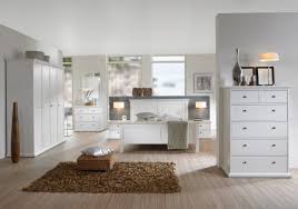 Bei komplett zusammengestellten schlafzimmermöbeln mit boxspringbett besteht das set meist aus dem boxspringbett inklusive der matratzen, einem topper, zwei nachtschränken und einem kleiderschrank. Paris Schlafzimmer Komplett 6teilig Komplettsystem Kommode Kleiderschrank Weiss Gunstig Mobel Kuchen Buromobel Kaufen Froschkonig24