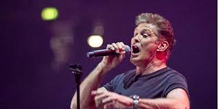 He is known for the series knight rider and baywatch who later crossed over into a music career. David Hasselhoff Ist Zuruck Und Singt Auf Deutsch
