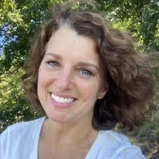 Julie Thaxton's Instagram, Twitter & Facebook