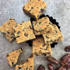 Easy Date Slice Recipe Melt Mix Chef Not Required Recipe Slices Recipes Date Slice Easy Date