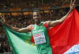 Il suffit de cliquer et regarder! Sporting Dispensa Nelson Evora Revista Atletismo