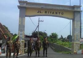Riyanto merupakan anak pertama dari tujuh orang bersaudara. Nama Riyanto Banser Viral Ini Kisah Dan Film Penyelamatan Jemaat Gereja Yang Di Bayar Dengan Nyawanya