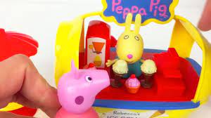Peppa pig is a cheeky little piggy who lives with her younger brother george, mummy pig and daddy pig!. Peppa Pig Ijsjes Eten Ijskraam Met Rebecca Rabbit En George Speelgoed Filmpje Kinderen Youtube
