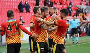 Göztepe son dakika transfer haberleri, göztepe fikstürü, maç sonuçları, kadrosu, puan durumu ve daha fazlası için www.tr.beinsports.com.tr adresini ziyaret edin. Goztepe Genclerbirligi Ne Gol Yagdirdi