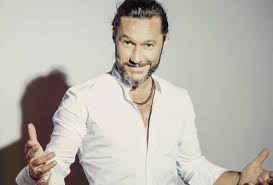 They have 23 years of experience. Diego Torres Regresa Como El Trovador De Los Grandes Momentos Con Amanece Los Angeles Times