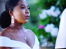 Donc le marabout de reine blanche est mort et le charme de Suzie ne finit  pas sur Charly 🤔🤔