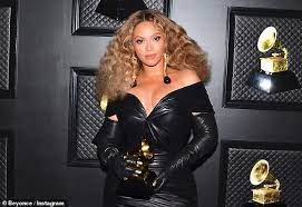 According to tmz, storage units rented by beyoncé's production company parkwood. Beyonce S Storage Units Targeted By Thieves Who Stole 1million Of Goods Aktuelle Boulevard Nachrichten Und Fotogalerien Zu Stars Sternchen