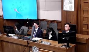 [속보] 김건희 주가조작·샤넬백, 2심서 유죄로 뒤집혔다