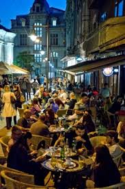 E un pom laudat samburele acesta al capitalei, mai ales daca vremea nu tine cu bunul mers al afacerii, si ploua. Studiu Tipologii Dominante De Localuri In Centrul Vechi È™i Profilul ClienÈ›ilor