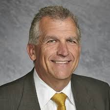 Been anchoring the news 30 years now.. mother of 5… aau basketball coach…