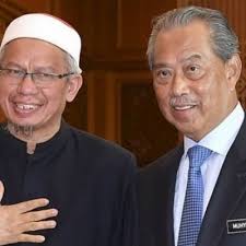 Zulkifli mohamad mengucapkan tahniah kepada pasukan bola sepak liverpool dan penyokongnya selepas muncul. Dato Seri Dr Hj Zulkifli Mohamad Al Bakri Mufti Pertama Dilantik Menjadi Menteri Di Malaysia