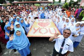 Dalam bulan ini masih hangat dan terasa sambutan hari guru.sebab itu saya masih bersemangat untuk membuat perkongsian tersebut.lagipun sumber dari grup wasap.mudah,senang dan pantas. Nostalgia Hari Guru Siapa Paling Nakal Suka Prank Cikgu Figura Mstar