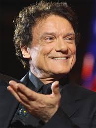 1982 realizza per la regia di gianfranco mingozzi il film in due puntate la vela incantata. Biografia Di Massimo Ranieri