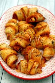 Croissants Aperitifs Facon Pizza Amandine Cooking En 2020 Recette Apero Dinatoire Facile Jambon Et Fromage Apero Dinatoire Facile