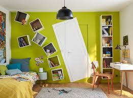 Une Chambre D Ado Avec La Porte Peinte En Trompe L Oeil Amenagement Petite Chambre Deco Chambre Garcon Deco Maison