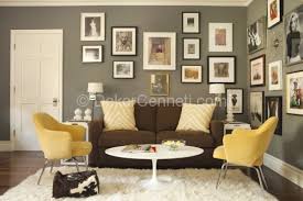 Yaz mevsiminden kışa doğru geçerken doğanın renk değiştirmesi gibi dolapların içi hardal sarısıyla siyah rengin uyumu herkesin en çok kullandığı kombinler arasındadır. Hardal Sarisi Ile Dekorasyon Ornekleri 2021 Dekorcenneti Com