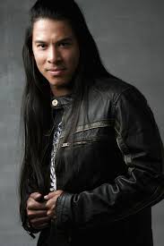 Natives And Long Hair Means Google Zoeken Native American Men Native American Actors Native American Peoples
