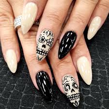 30 Sugar Skull Nail Accents That Honor Your Mexican Heritage On Dia De Los Muertos Skull Nails Skull Nail Art Sugar Skull Nails