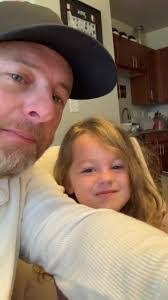 Shawn Vinson's Instagram, Twitter & Facebook