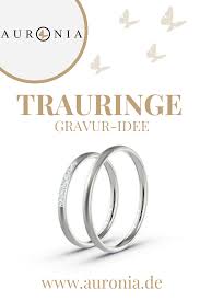 Gravur Idee Fur Die Eheringe Eurer Hochzeit Spruch Zwei Herzen Ein Schlag Schmale Trauringe Mit Stein In Gravur Ideen Ring Verlobung Ehering Gravur Ideen