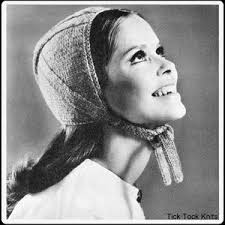 Vintage Knitting Pattern. PDF Pattern Knitting. Woman Knitted Set Pattern.  Knitted Sweater, Shorts, Socks Pattern. 70's Knitting Pattern.