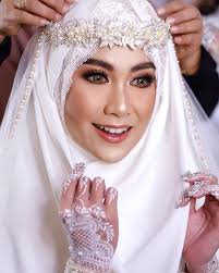 Anisa Rahma Menikah Lihat Makeup Naturalnya Tanpa Cukur Alis Semua Halaman Grid Id