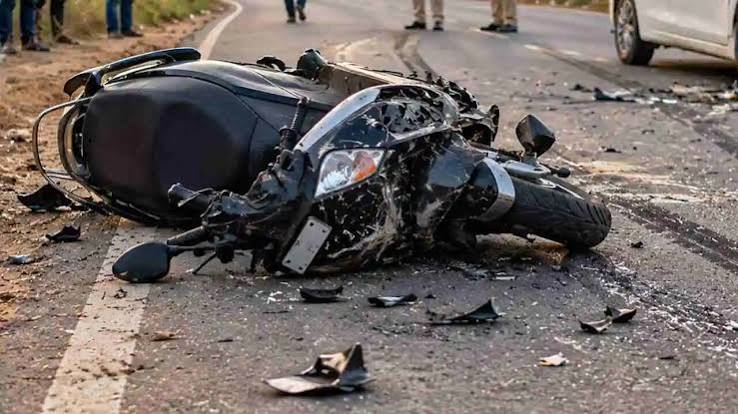 ಚಿಕ್ಕಬಳ್ಳಾಪುರ: ಸ್ಕೂಟರ್‌ಗೆ ಕಾರು ಡಿಕ್ಕಿ; ವರ್ಷದ ಹಿಂದಷ್ಟೇ ಮದುವೆಯಾಗಿದ್ದ ನವದಂಪತಿ ಸಾವು - Kannada News Today
