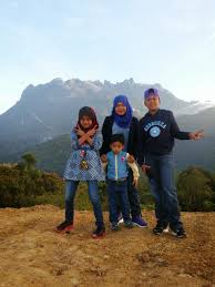 Antara tempat tumpuan utama adalah di sekitar lembah kundasang disebabkan pemandangan indah gunung kinabalu dan cuaca sejuk tanah tinggi. Bercuti Ke Sabah Bersama Family Kota Kinabalu Kundasang