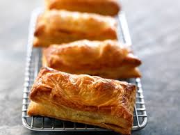 Decouvrez La Recette Friand A La Viande Sur Cuisineactuelle Fr Recette A Base De Pate Feuilletee Recette Recettes De Cuisine