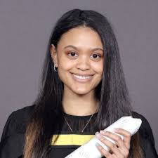 Alyssa Parsons's Instagram, Twitter & Facebook