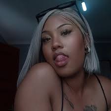 Jeanne Tarr's Instagram, Twitter & Facebook