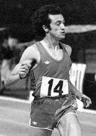 1979 sprang han 200 m på 19,72 sekunder på hög höjd i mexico city.tiden stod sig som världsrekord i 17 år innan den slogs av michael johnson.mennea innehar dock fortfarande europarekordet. Pietro Mennea Wikipedia