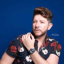 Perfil de Adrian Borbon