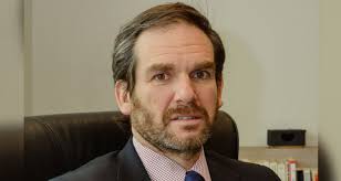 Gerente general de isapre Consalud presenta su renuncia tras 11 años en el  cargo