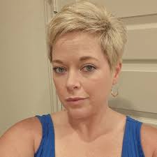 Should background fabric be washed when using a jelly roll for quilting?