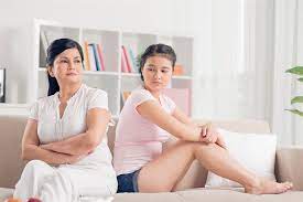 Contohnya saja beberapa anggota keluarga memperebutkan harta waris yang merasa bahwa bagian yang didapat tidak sesuai dengan apa yang diharapkan. Cara Mengatasi Konflik Dalam Keluarga