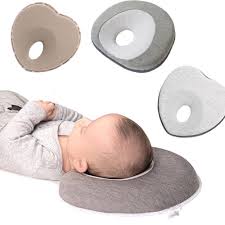 Alle infos zu ursachen und vorbeugung findet du hier 35 Aller Babys Unter 6 Monaten Sind Von Einem Flachen Oder Schiefen Kopf Betroffen Durch Aufliegen Des Hinterkopfes Babykissen Stillkissen Neue Baby Produkte