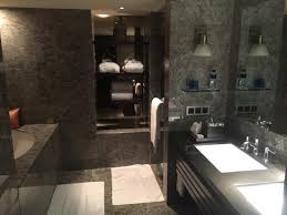 Kamar mandi memiliki peranan yang tidak dapat di gantikan oleh ruangan lain. Kamar Mandi Yang Mewah Picture Of Mandarin Oriental Jakarta Tripadvisor