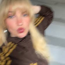 Eloise (@eloweeeezy) • Instagram photos and videos