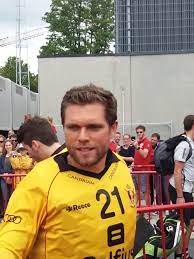 Jun 12, 2021 · the momentum continued in england's favour, the ball falling nicely for roper to hammer the ball on target only to be denied by a super save from vincent vanasch in goal. Vincent Vanasch Wikipedia