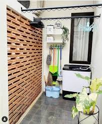 Jemuran baju model lipat memiliki ukuran yang besar, biasanya ditempatkan di halaman rumah, terbuat dari alumunium atau kayu dan bisa dilipat. 11 Laundry Room Minimalis Di Lahan Sempit Jangan Cuci Jemur Di Halaman Rumah123 Com