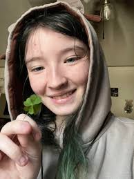 I actually found a four leaf clover!! : r/pics