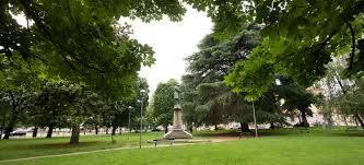 Tempestività ed efficacia d'intervento nelle emergenze/urgenze, rapidità d'intervento, lavoro d'équipe e rete multidisciplinare sono da sempre tratti peculiari della struttura di via del franzone. Casa Di Cura Sant Anna Clinica Per Il Trattamento Dei Disturbi Psichiatrici